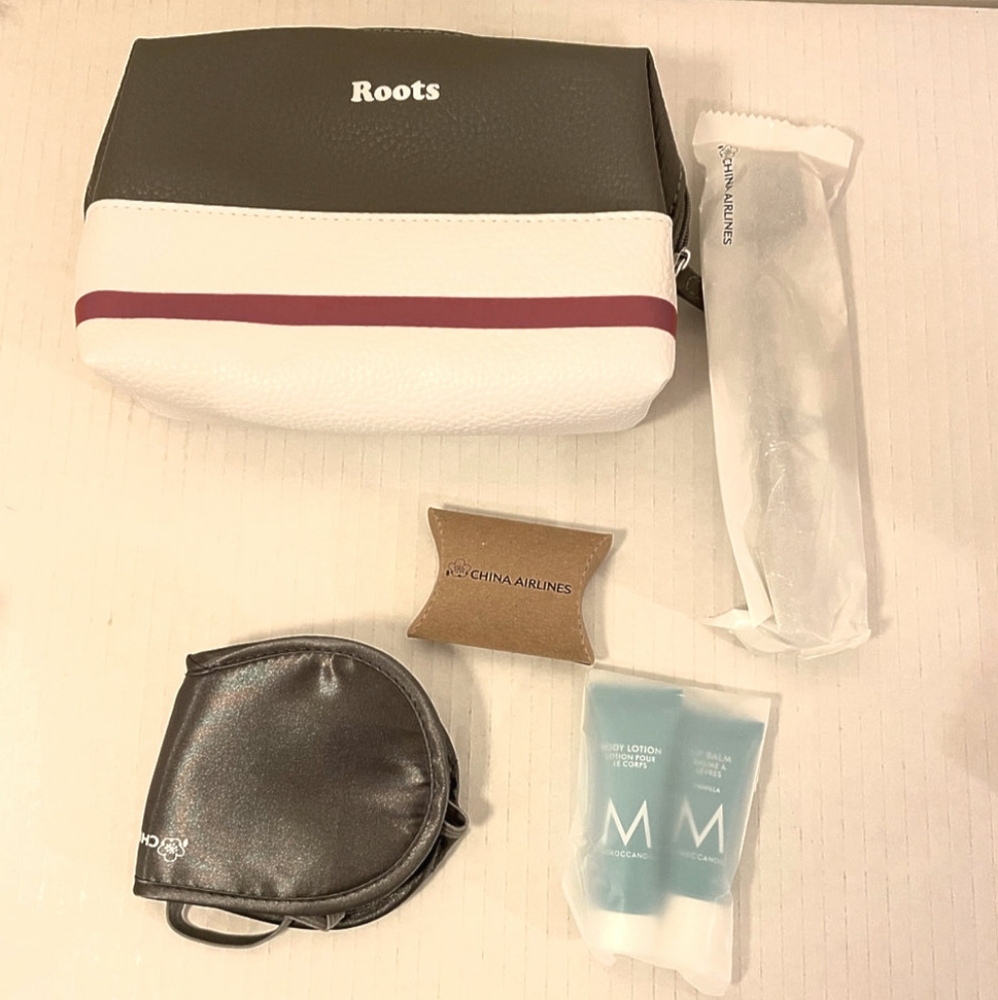 NEW Roots Canada China Airlines Moroccan Oil Toiletry Travel Bag